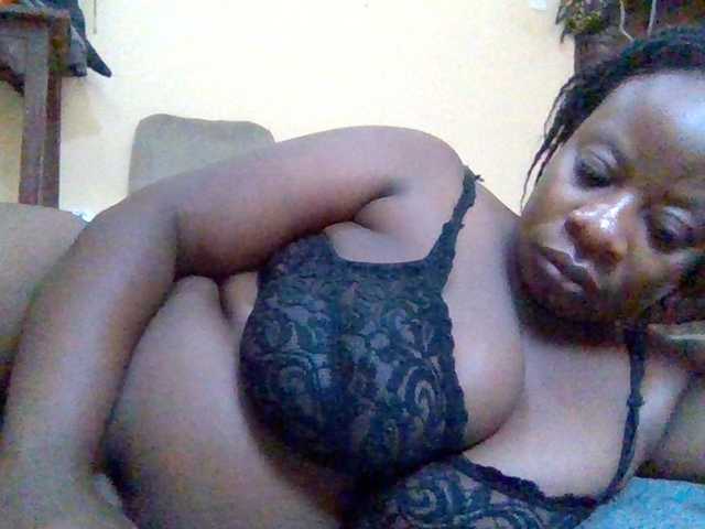 Swityass24 live cam on BongaCams
