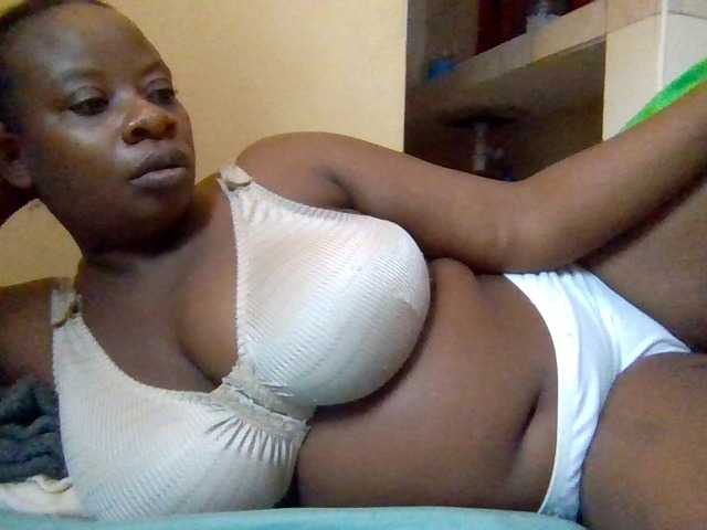 Swityass24 live cam on BongaCams