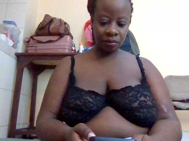 Swityass24 live cam on BongaCams
