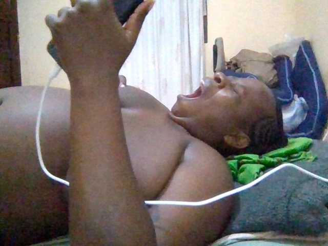 Swityass24 live cam on BongaCams