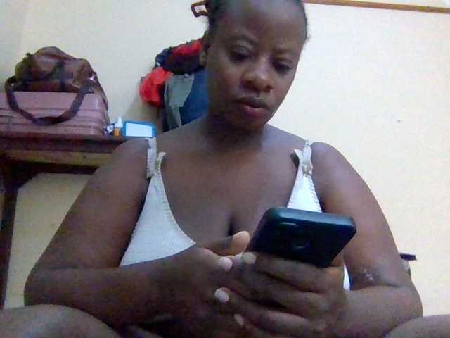 Swityass24 live webcam show