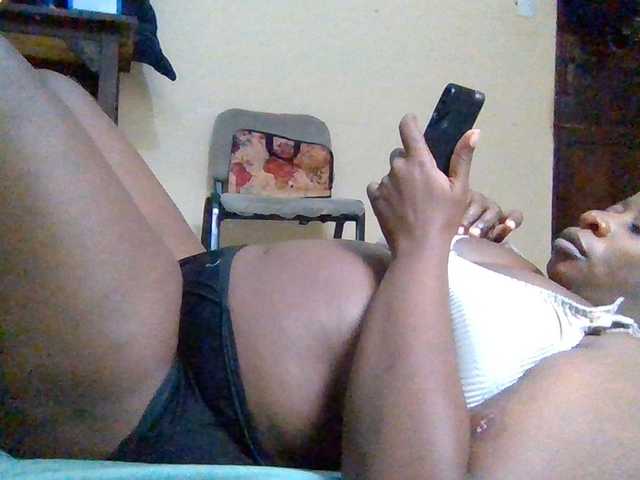 Swityass24 live webcam show