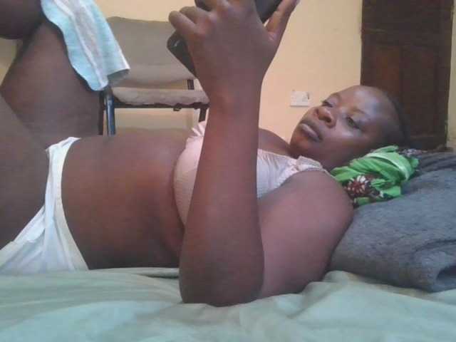 Swityass24 live cam on BongaCams
