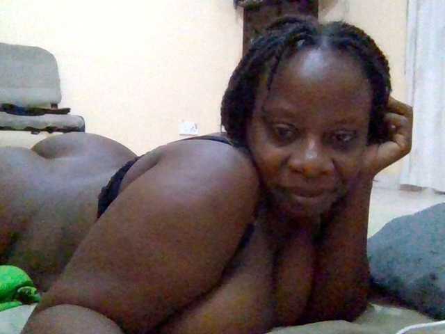 Swityass24 live cam on BongaCams