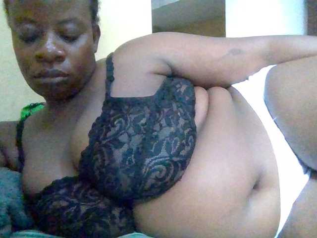 Swityass24 live cam on BongaCams