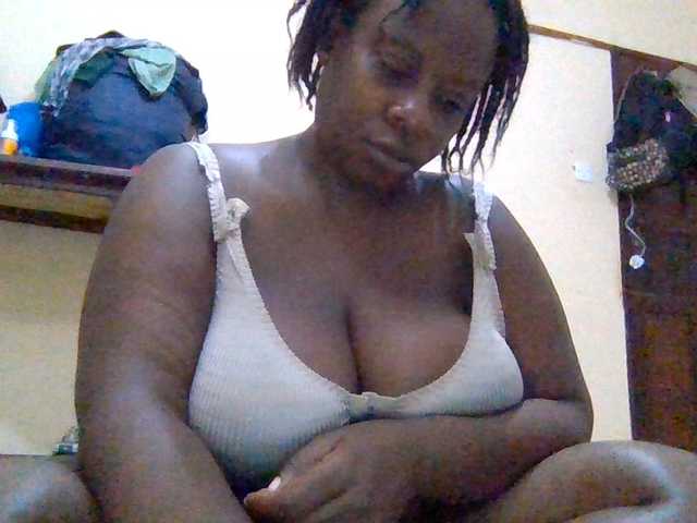 Swityass24 live cam on BongaCams