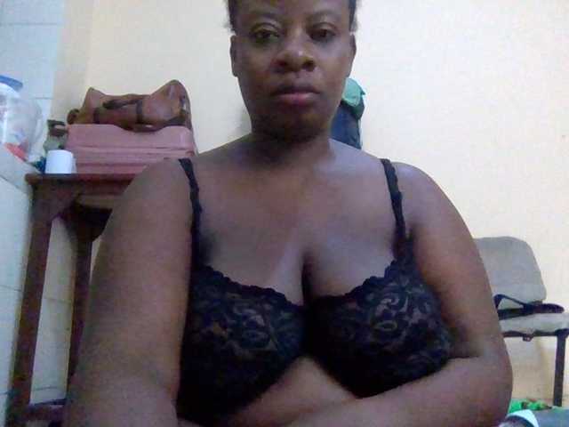 Swityass24 live cam on BongaCams