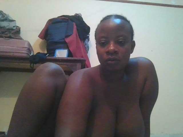 Swityass24 live cam on BongaCams