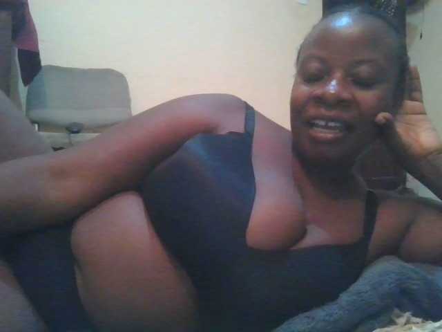 Swityass24 live cam on BongaCams