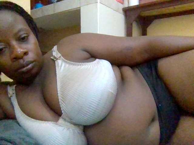 Swityass24 live cam on BongaCams