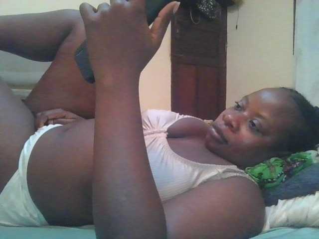 Swityass24 live cam on BongaCams