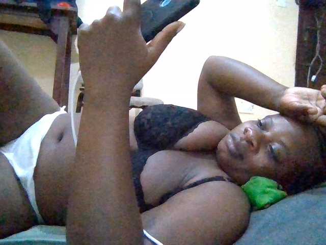 Swityass24 live cam on BongaCams