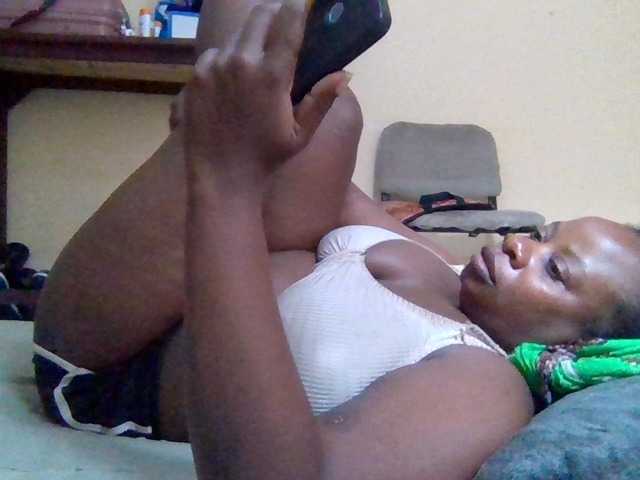 Swityass24 live cam on BongaCams