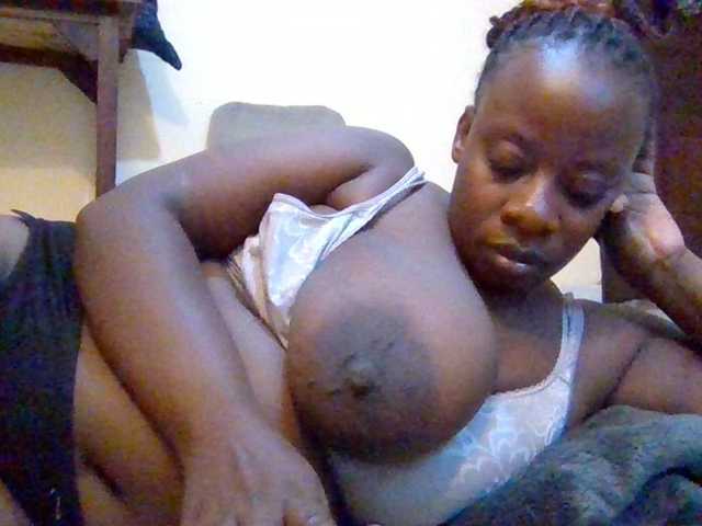 Swityass24 live cam on BongaCams