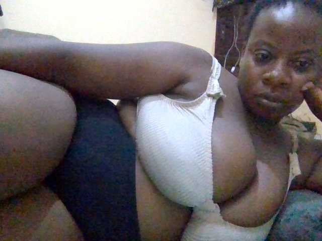 Swityass24 live cam on BongaCams