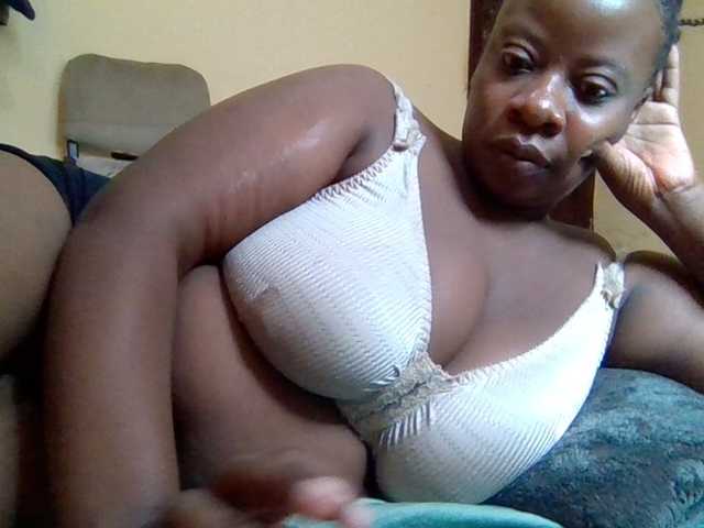 Swityass24 live cam on BongaCams