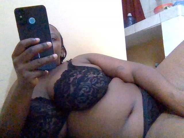 Swityass24 live cam on BongaCams