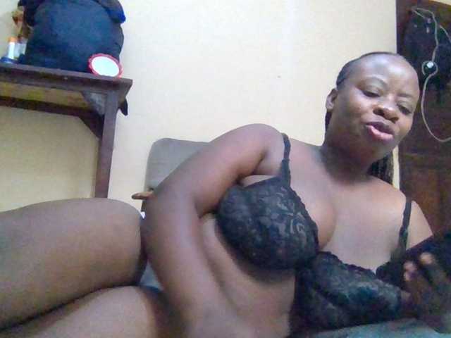 Swityass24, live now on BongaCams
