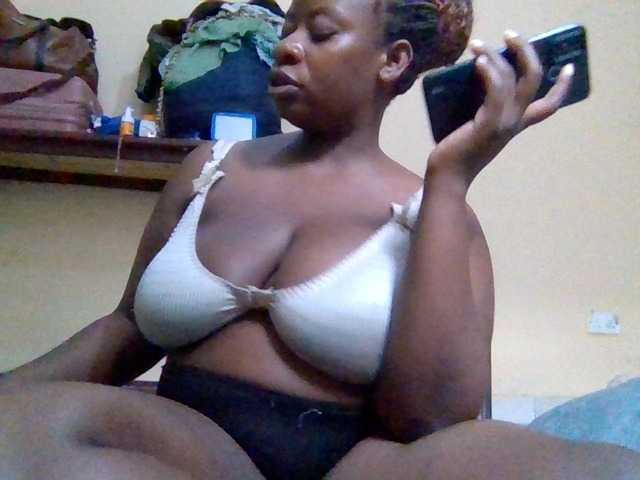 Swityass24 live webcam show