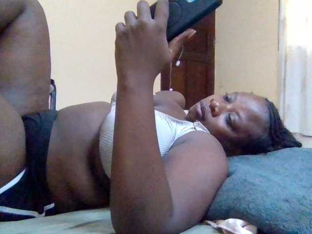 Swityass24 live cam on BongaCams