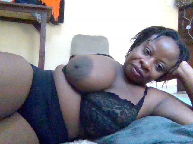 Swityass24 live cam on BongaCams