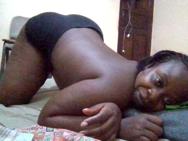 Swityass24 live cam on BongaCams