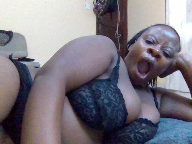 Swityass24 live cam on BongaCams