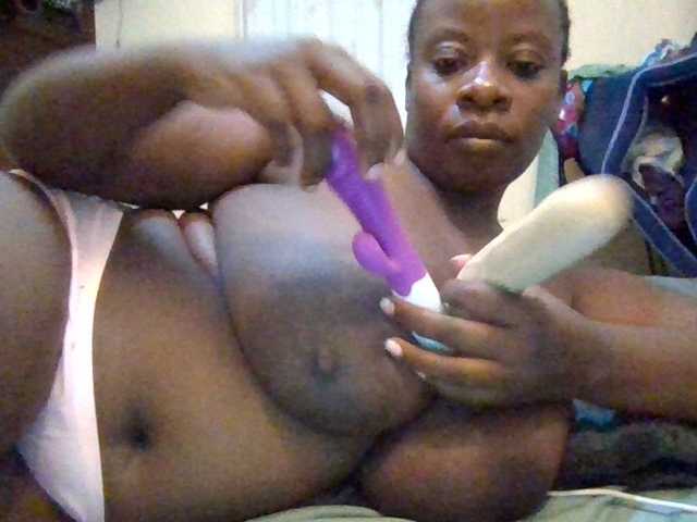 Swityass24 live cam on BongaCams