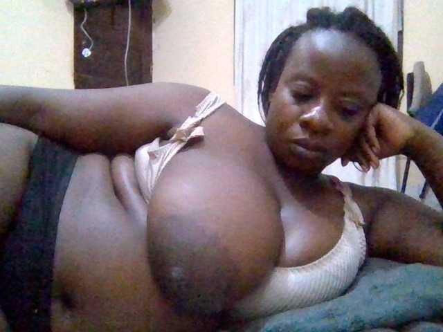 Swityass24 live cam on BongaCams