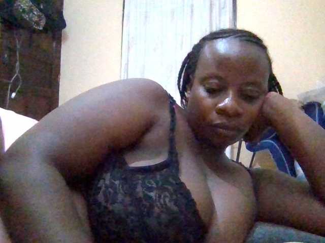Swityass24 — live female cam