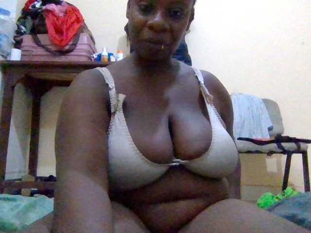 Swityass24 live cam on BongaCams