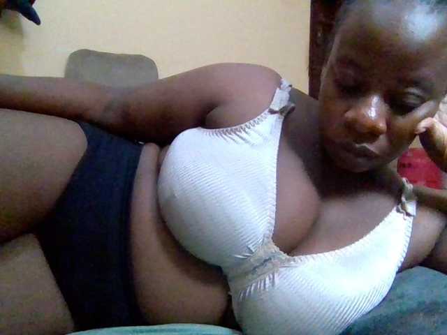 Swityass24 live webcam show