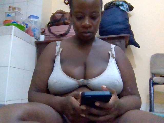Swityass24 live cam on BongaCams