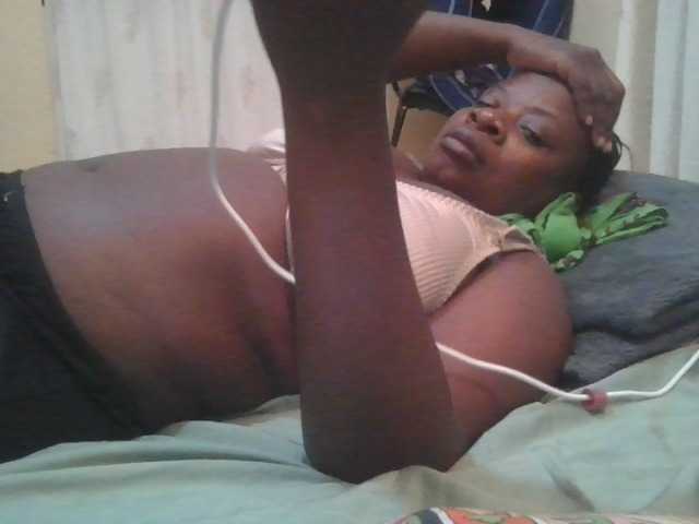 Swityass24 live cam on BongaCams