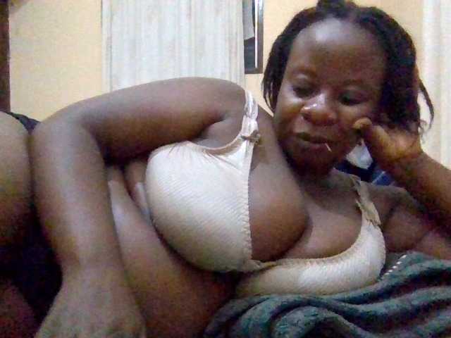 Swityass24 live cam on BongaCams