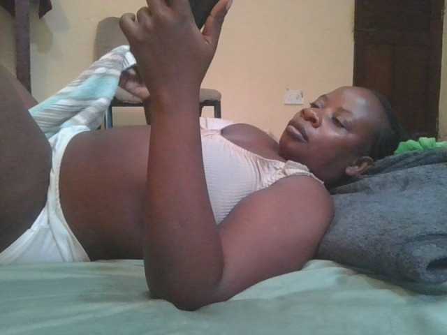 Swityass24 live cam on BongaCams