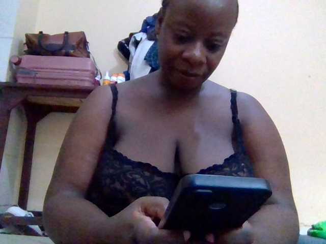 Swityass24 live cam on BongaCams
