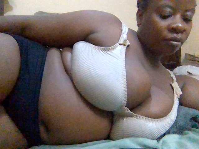 Swityass24 live cam on BongaCams