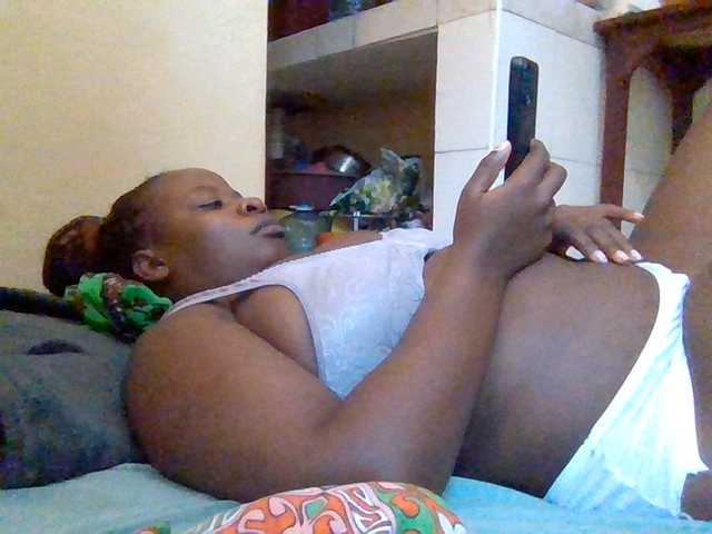 Swityass24 live cam on BongaCams