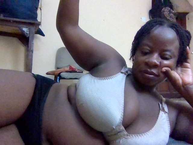 Swityass24 live cam on BongaCams