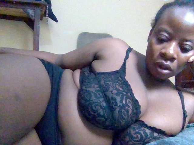 Swityass24 live cam on BongaCams