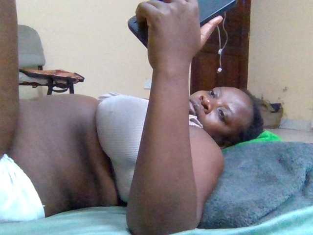 Swityass24 live cam on BongaCams