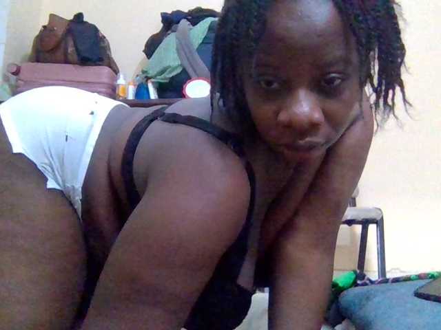 Swityass24 live cam on BongaCams