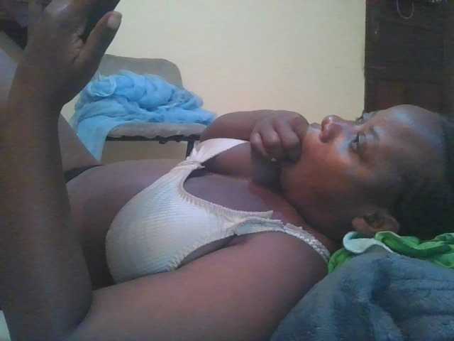Swityass24 live cam on BongaCams