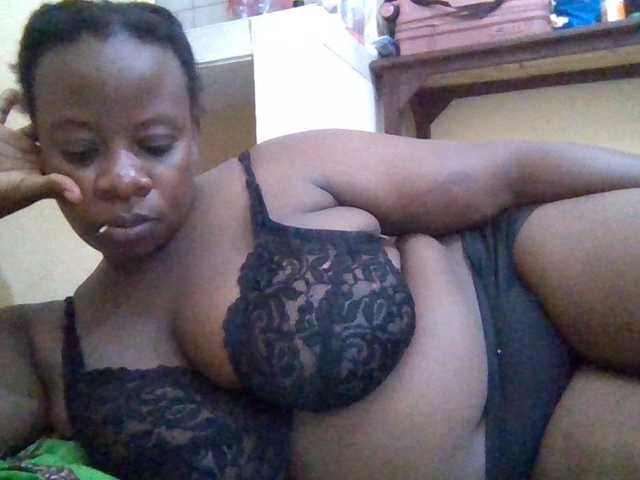 Swityass24 live cam on BongaCams