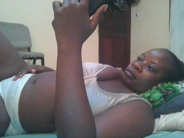 Swityass24 live cam on BongaCams