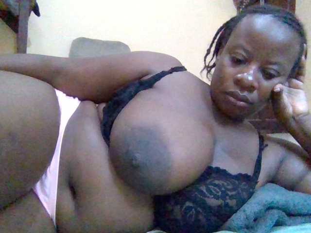 Swityass24 live cam on BongaCams
