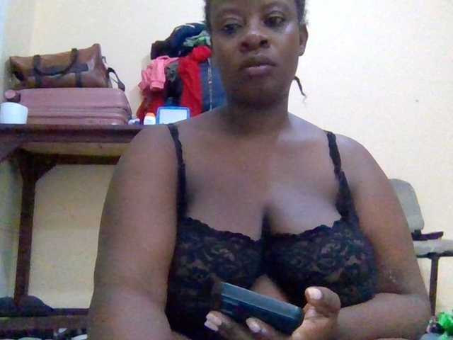 Swityass24 live cam on BongaCams