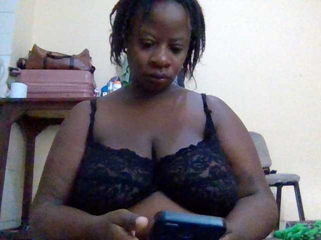 Swityass24 live cam on BongaCams