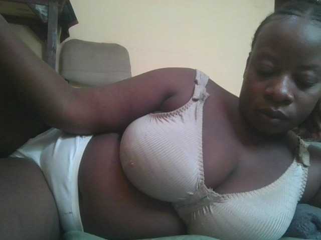 Swityass24 live cam on BongaCams
